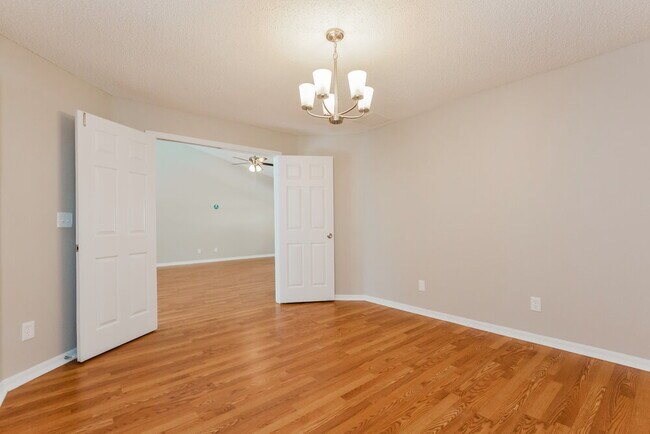 Building Photo - 1320 Rain Forest Ln