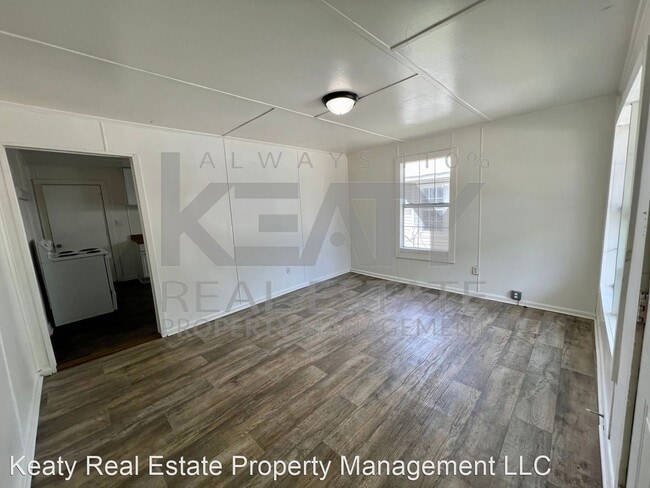 Building Photo - 3 br, 1 bath House - 111 Dora Street