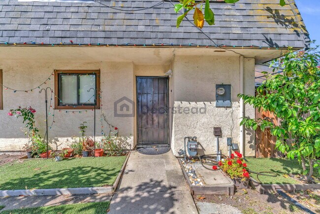 Building Photo - 27501 Huntwood Ave