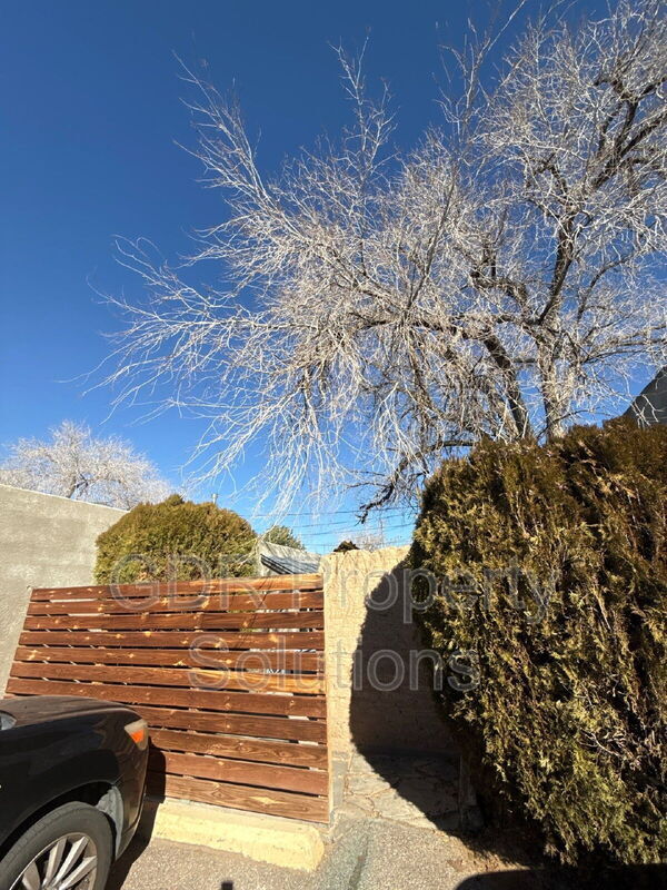 Foto del edificio - 3209 Burton Ave SE