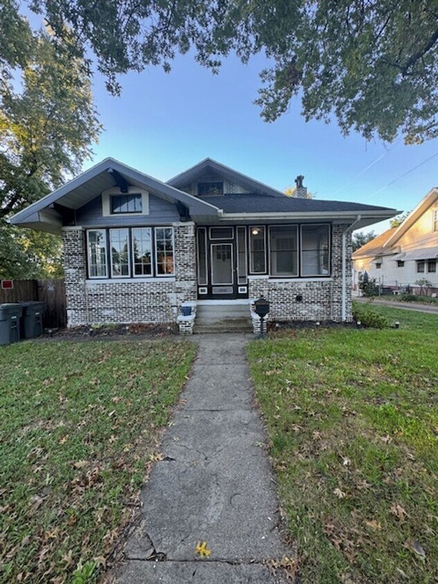 Foto principal - 1041 E Mulberry St