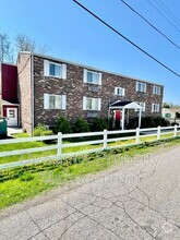 Building Photo - 946 Carle St