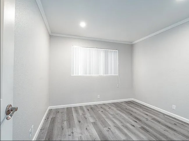 Foto del edificio - 4143 Van Dyke Ave
