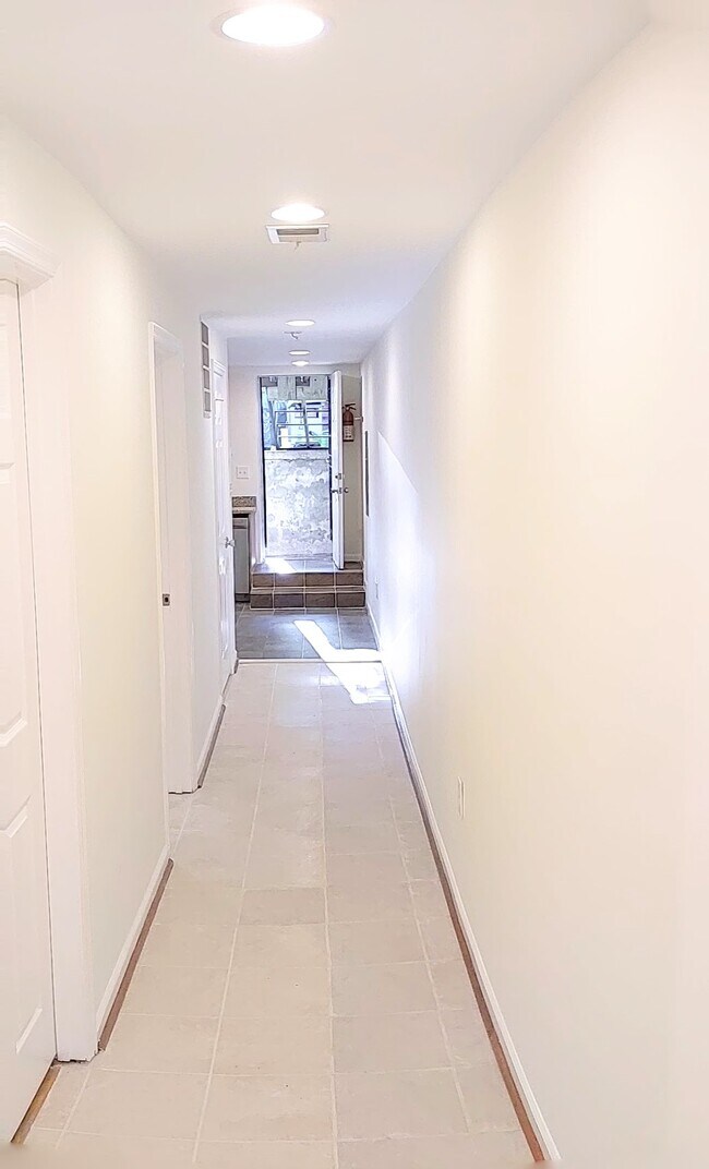 Foto del edificio - 2025 1st St NW
