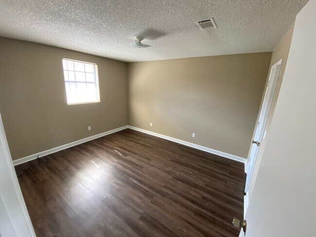 Foto del edificio - 1149 N Graycroft Ave