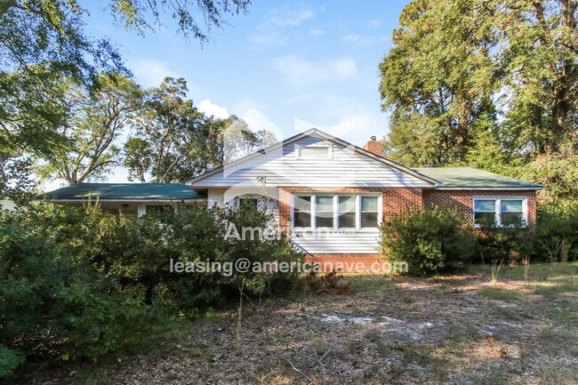 Building Photo - 16 Erskine Ln