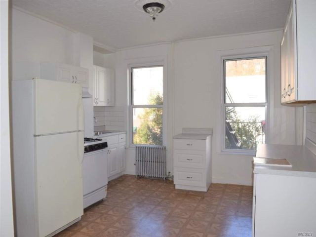 Building Photo - 113 Eagle St