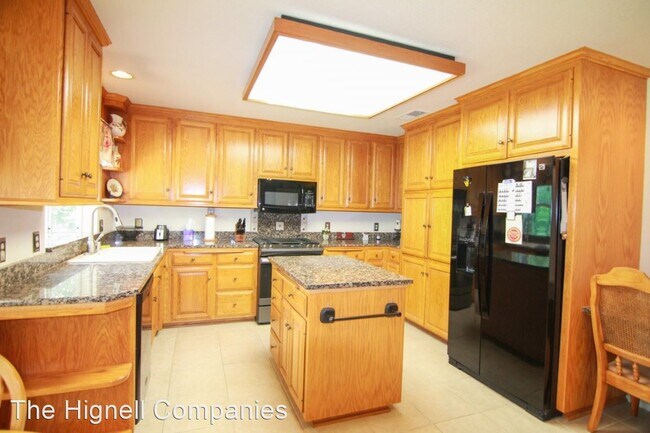 Foto del edificio - 4 br, 2 bath House - 735 Silverado Estates