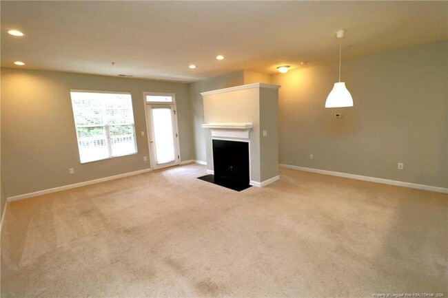 Building Photo - 223 Eyam Hall Ln