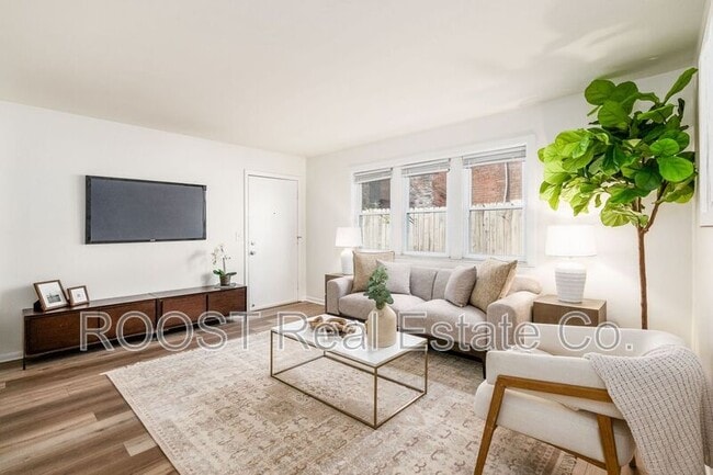 Building Photo - 1170 Bryden Rd