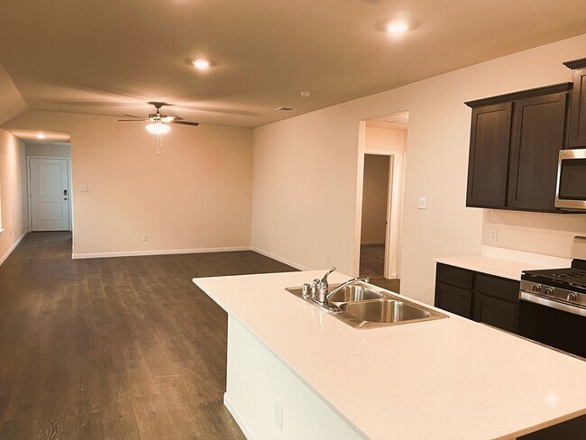 Foto del edificio - 3953 Oak Creek Cir