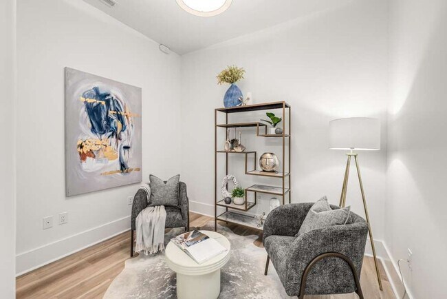Foto del edificio - Renovated Corner Condo, Move-In Ready!