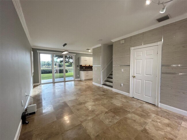 Foto del edificio - 604 NW 170th Ter