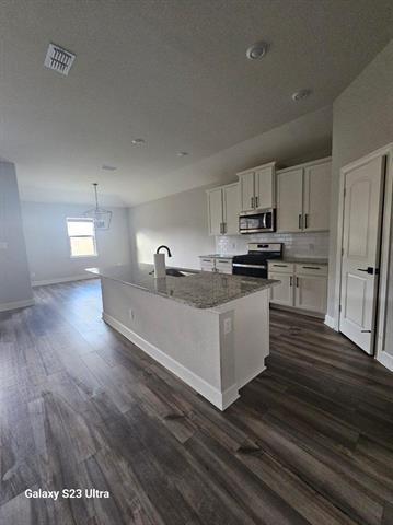 Foto del edificio - 608 Brookside Dr