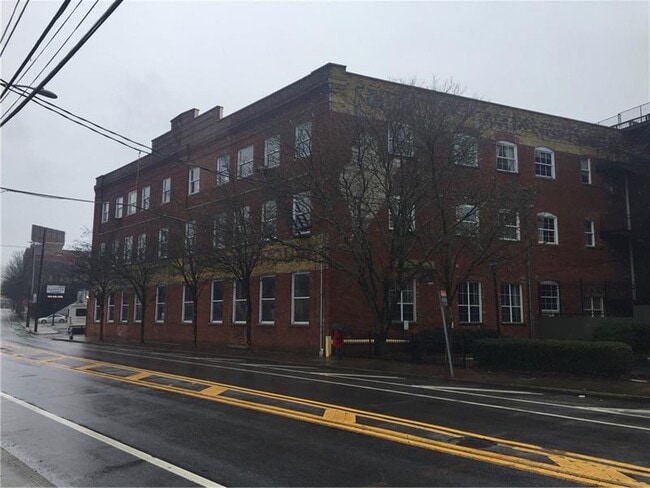 Building Photo - 490 Marietta St NW