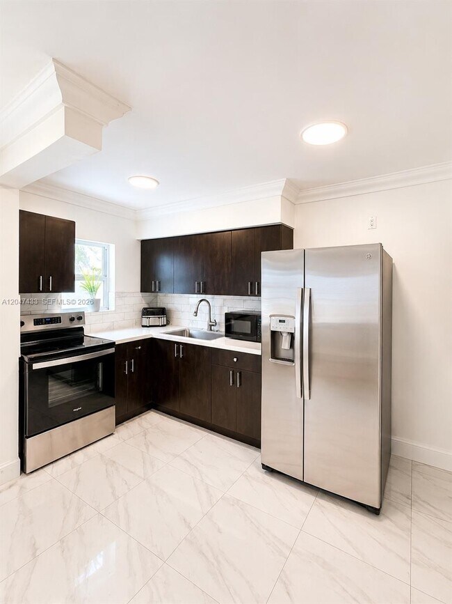 Foto del edificio - 783 NW 96th St