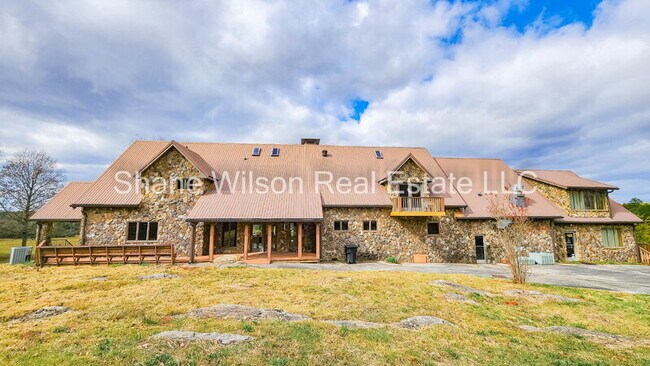 Foto del edificio - 218 Sugar Hollow Rd