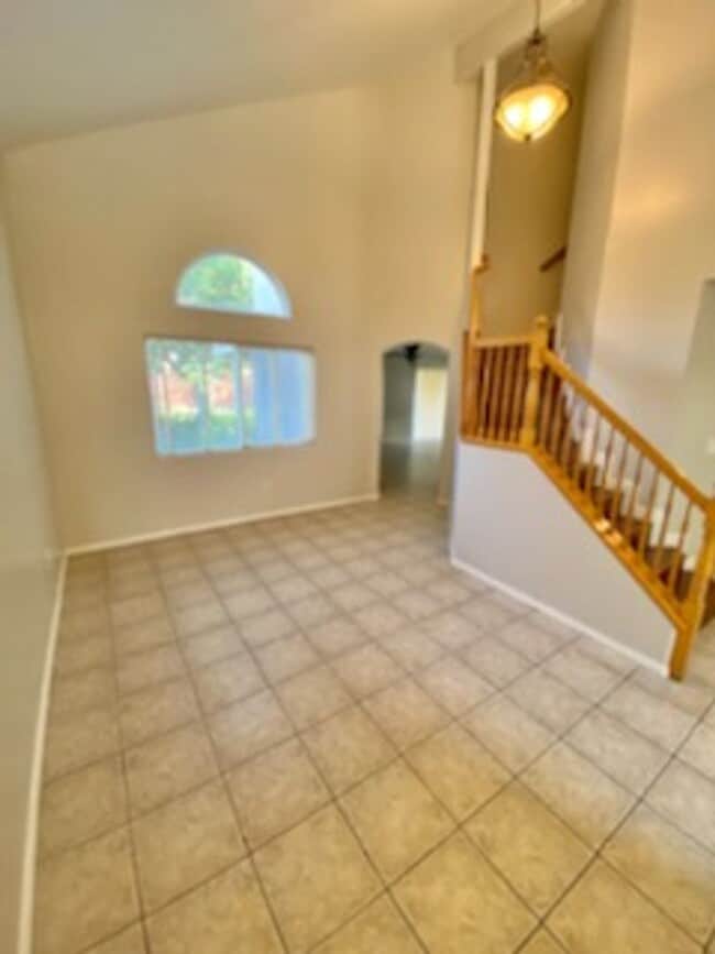 Building Photo - 4 bed/ 3 bath Recently Updated Home!