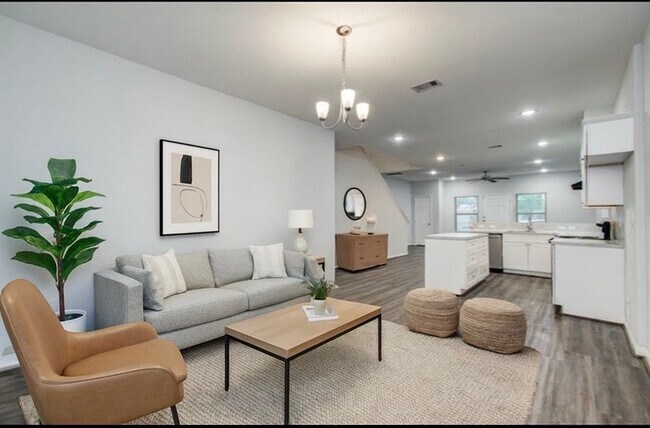 Foto del edificio - 8718 Scott St
