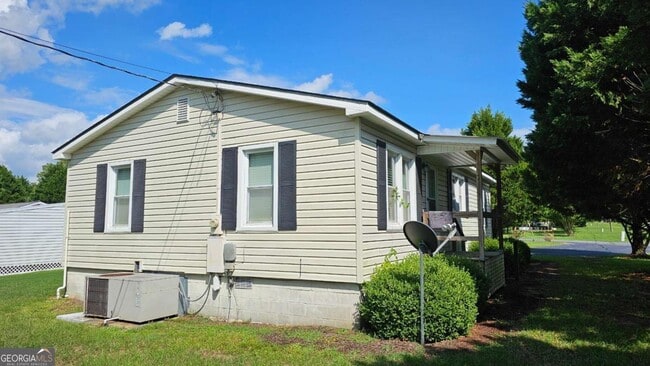 Building Photo - 447 GA-87