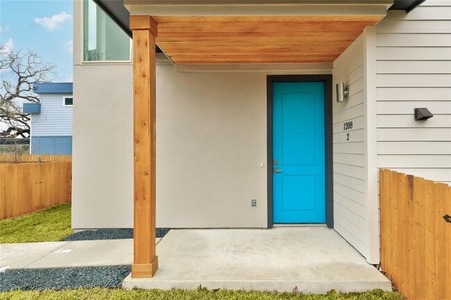 Building Photo - 1208 Perez St
