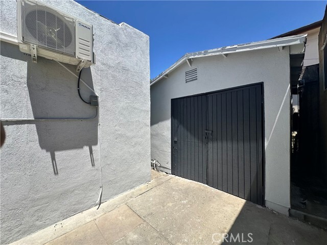 Foto del edificio - 7822 Bell Ave