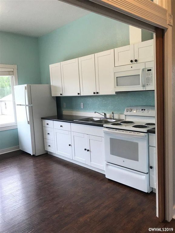 Foto principal - 1131 SW Queen Ave