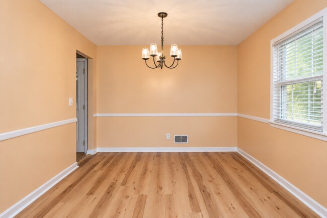 Foto del edificio - 7209 Lawnside Dr