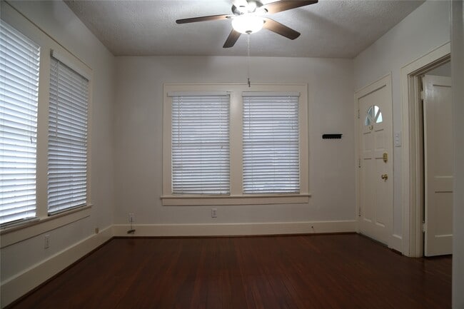 Foto del edificio - 808 Pecore St