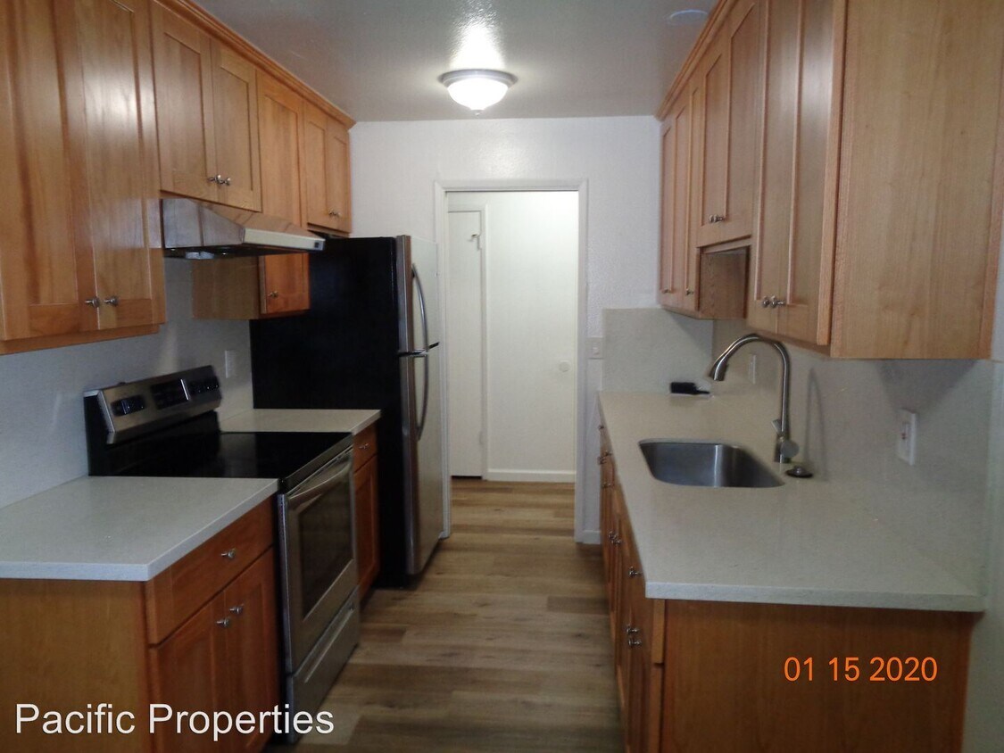 Primary Photo - 7101 Avenida Cala