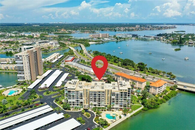 Foto del edificio - 7400 Sun Island Dr S