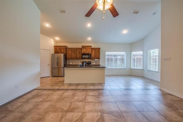Building Photo - 1225 Glen Ct
