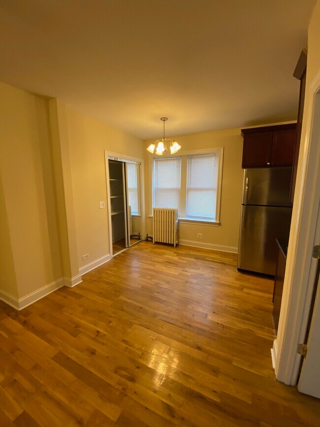 Foto del edificio - 4548 W George St