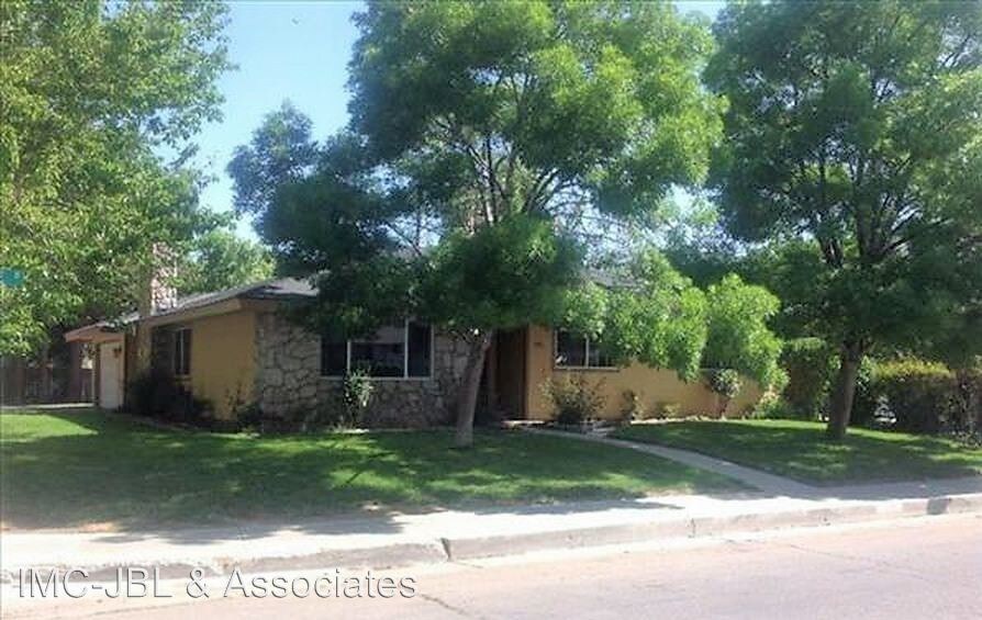 Primary Photo - 3 br, 2 bath House - 507 Maple St.