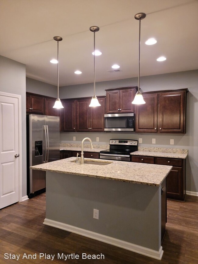 Foto del edificio - 3 br, 2.5 bath House - 285 Castle Drive