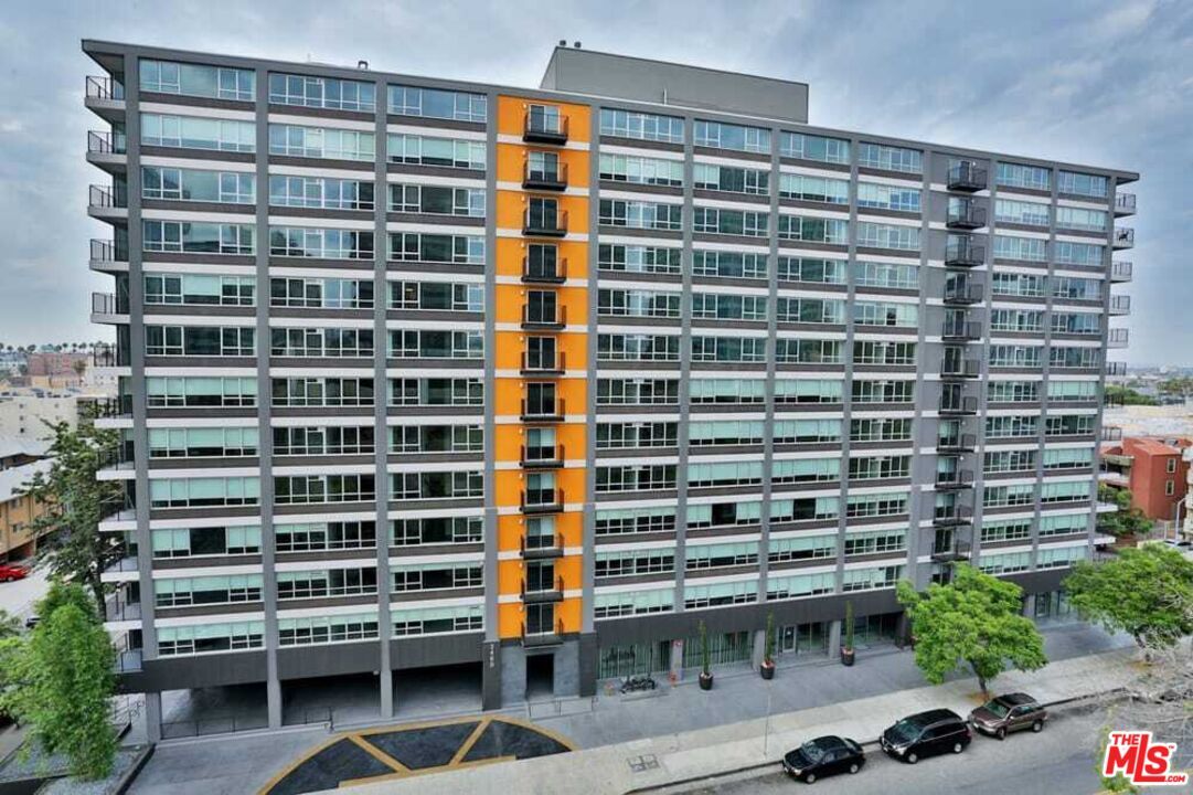 Primary Photo - 3458 W 7th St