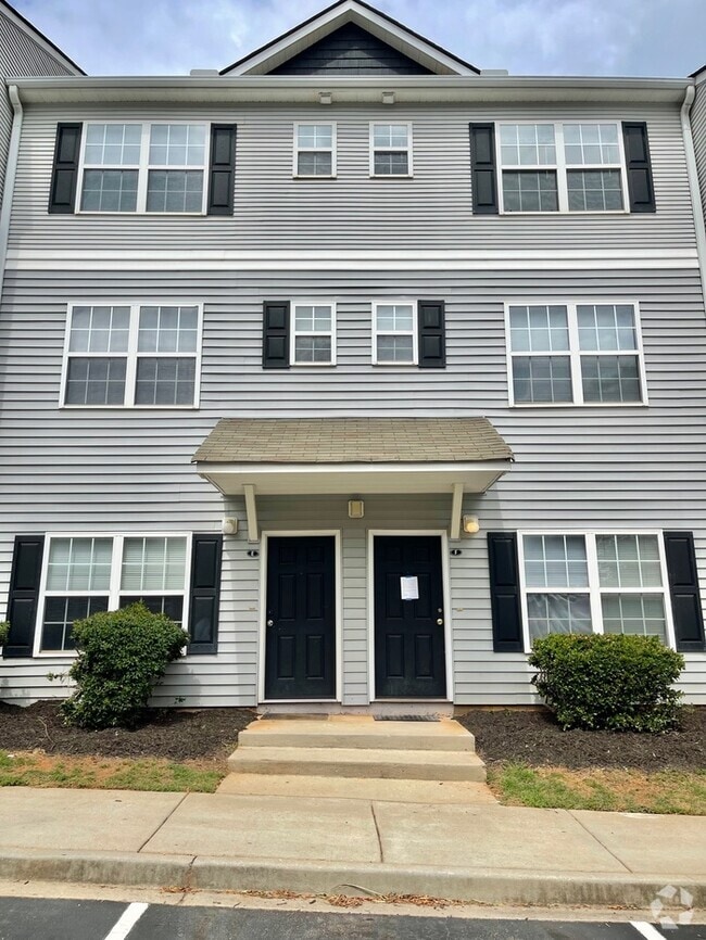 Building Photo - 128 University Village Dr
