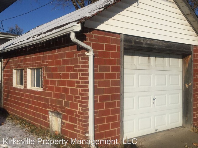 Foto del edificio - 5 br, 3 bath House - 606 E WASHINGTON