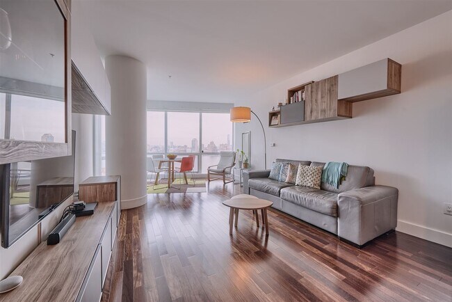 Foto del edificio - 77 Hudson St