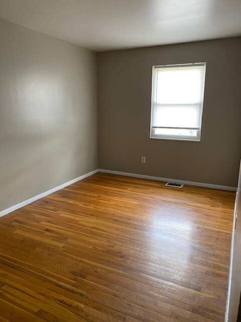 Foto del edificio - 251 Locust Ln