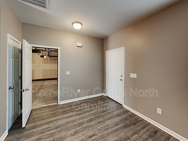 Building Photo - 137 N Beaumont Ave
