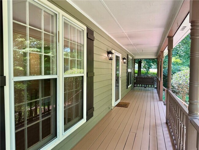 Building Photo - 154 Junaluska Dr