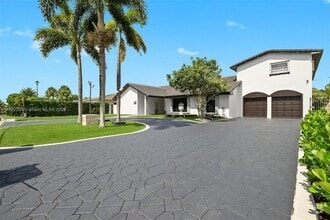 Building Photo - 19510 W Oakmont Dr