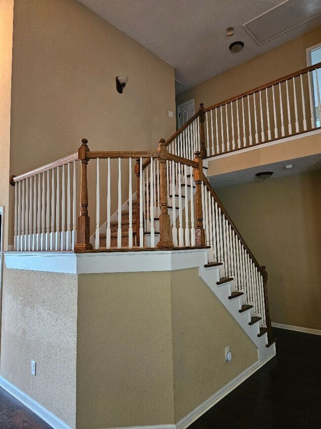 Foto del edificio - 4 Bedroom in Perrydise! Available to view ...