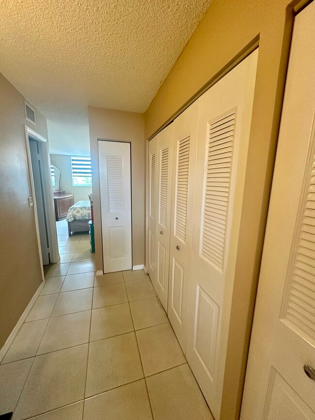 Building Photo - 403 NW 68th Ave