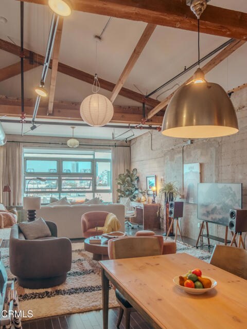 Foto del edificio - 530 S Hewitt St