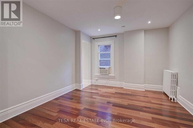 Photo du bâtiment - 648 Bathurst St