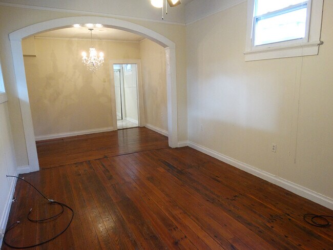 Building Photo - 816 Arabella St