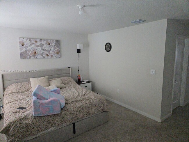 Foto del edificio - 392 NW 11th Ct