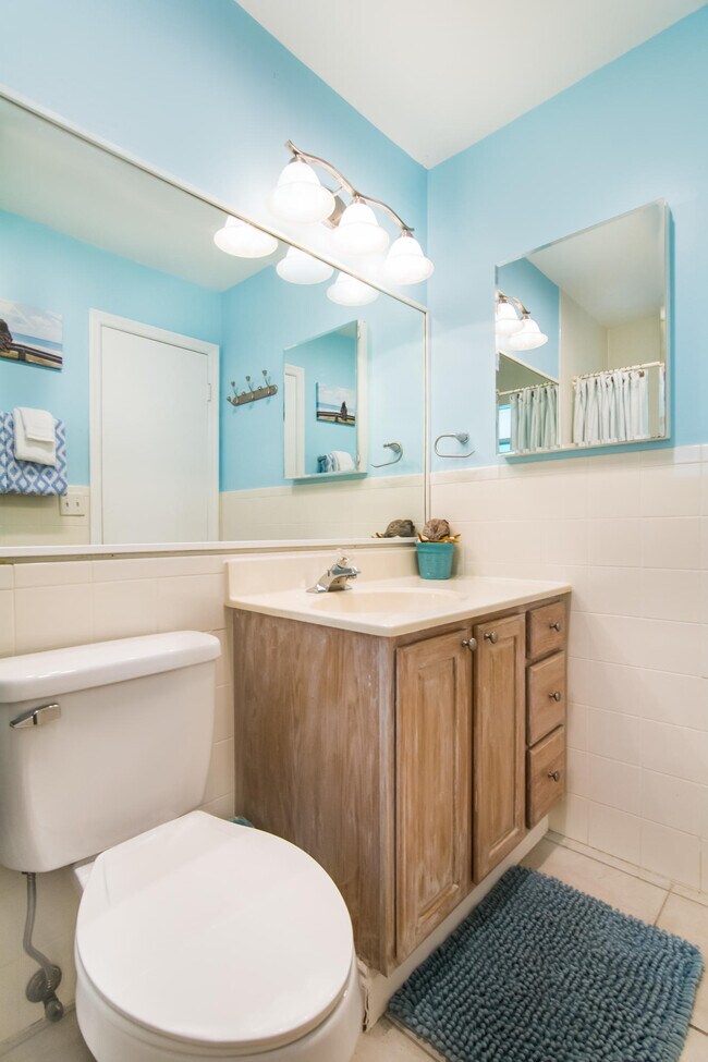 Building Photo - 751 Ocean Dr